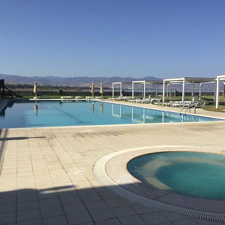 Aphrodite Beachfront Apartment Gaziveren Dış mekan fotoğraf