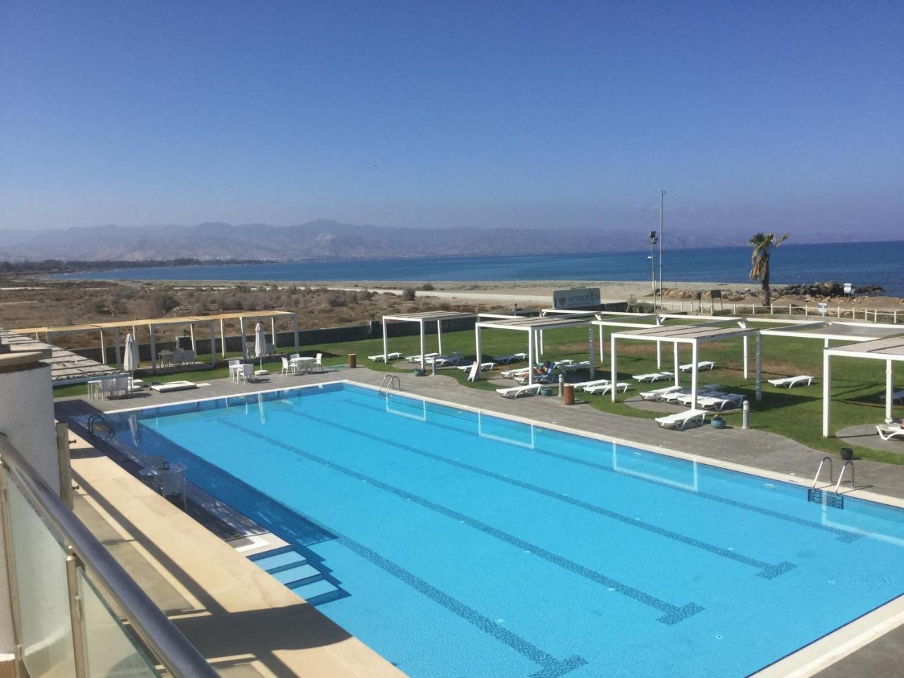 Aphrodite Beachfront Apartment Gaziveren Dış mekan fotoğraf