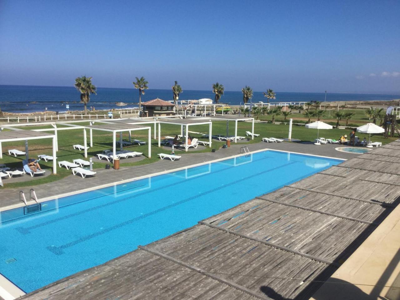 Aphrodite Beachfront Apartment Gaziveren Dış mekan fotoğraf