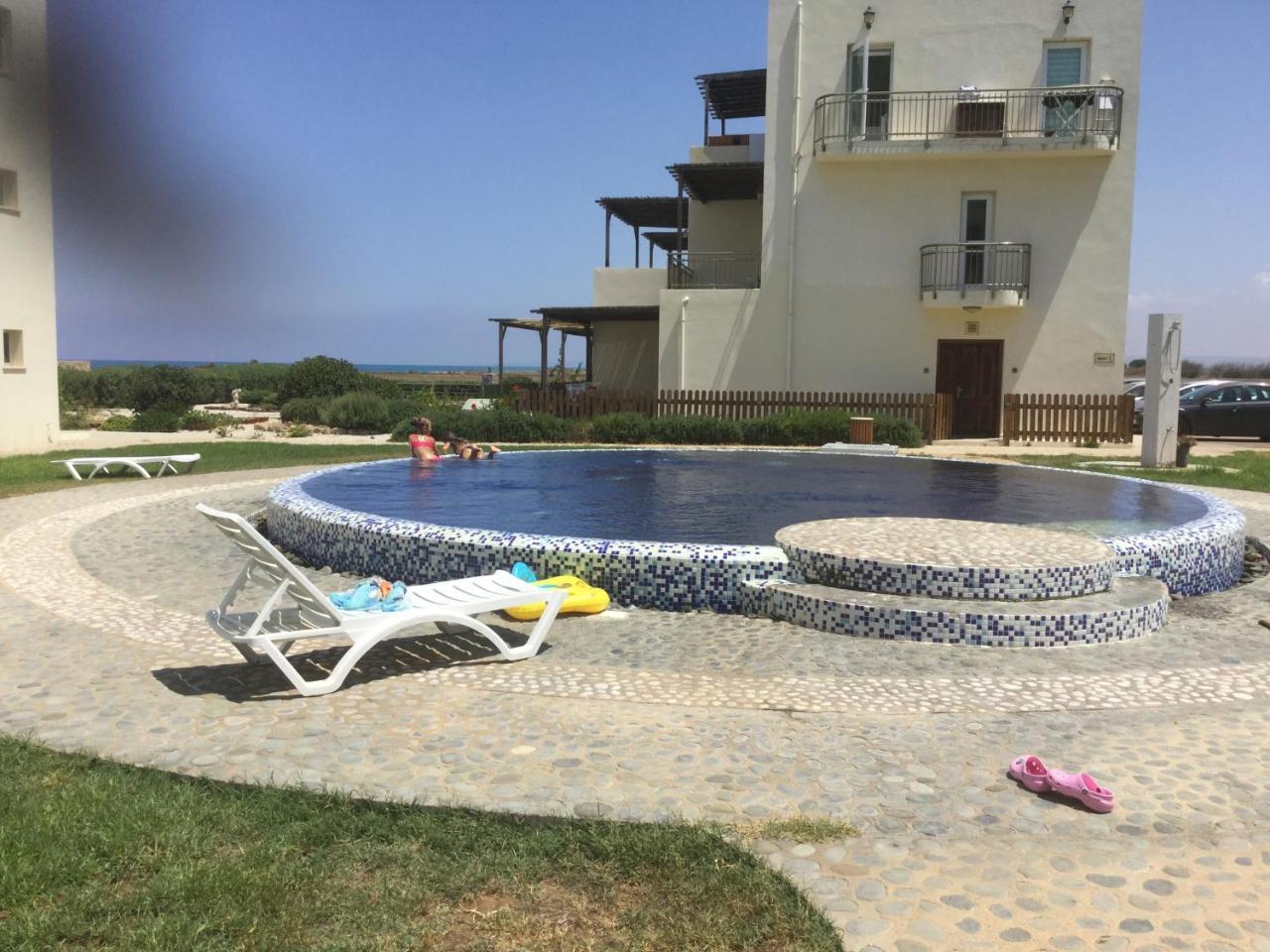 Aphrodite Beachfront Apartment Gaziveren Dış mekan fotoğraf